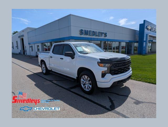 2022 Chevrolet Silverado 1500 Custom in Summit White — front three-quarter view