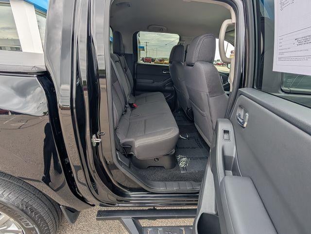 2022 Nissan Frontier — detail view