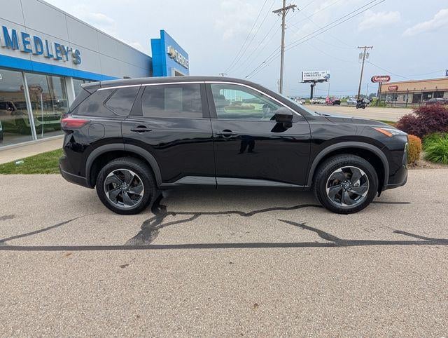 2025 Nissan Rogue — side profile view